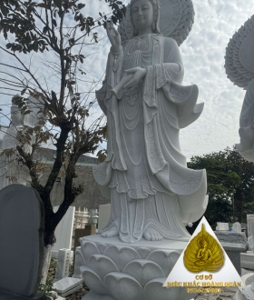 Tượng Quan Ân -Hoàng Quân 